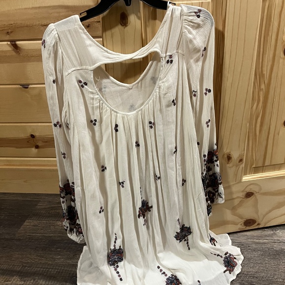 Free People Oxford Embroidered Mini Boho Dress Long Sleeves CutOut Back - Picture 4 of 5